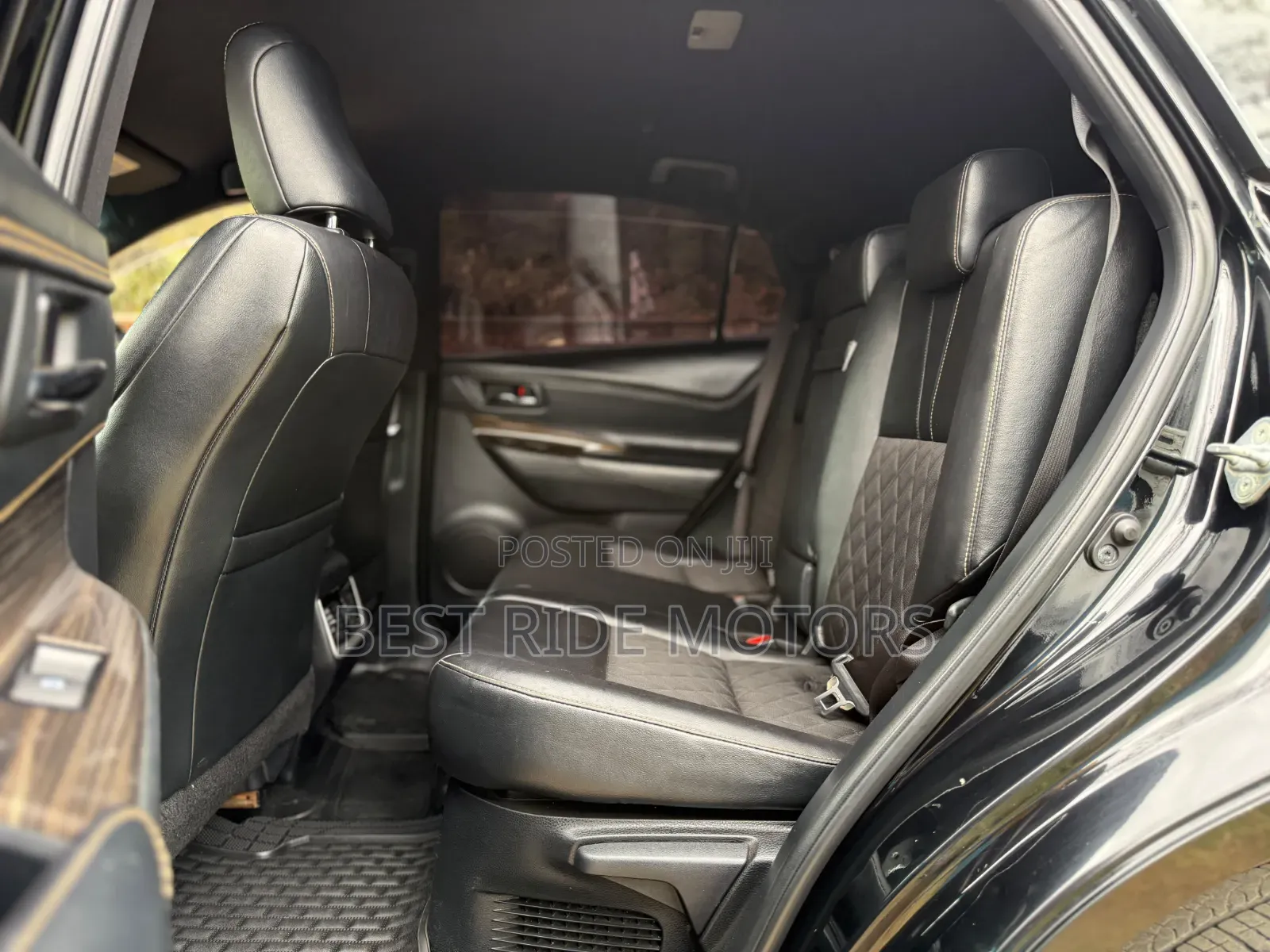 Toyota Harrier 2.0 2014 Black