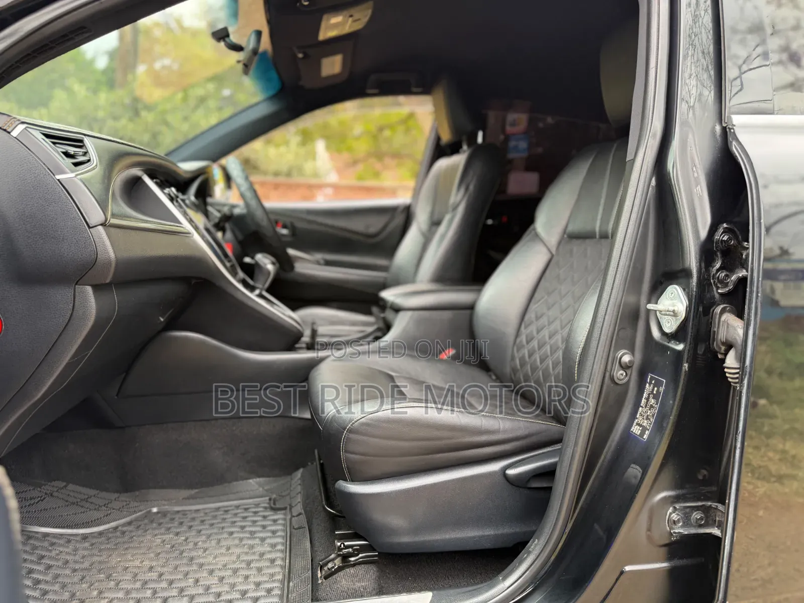 Toyota Harrier 2.0 2014 Black