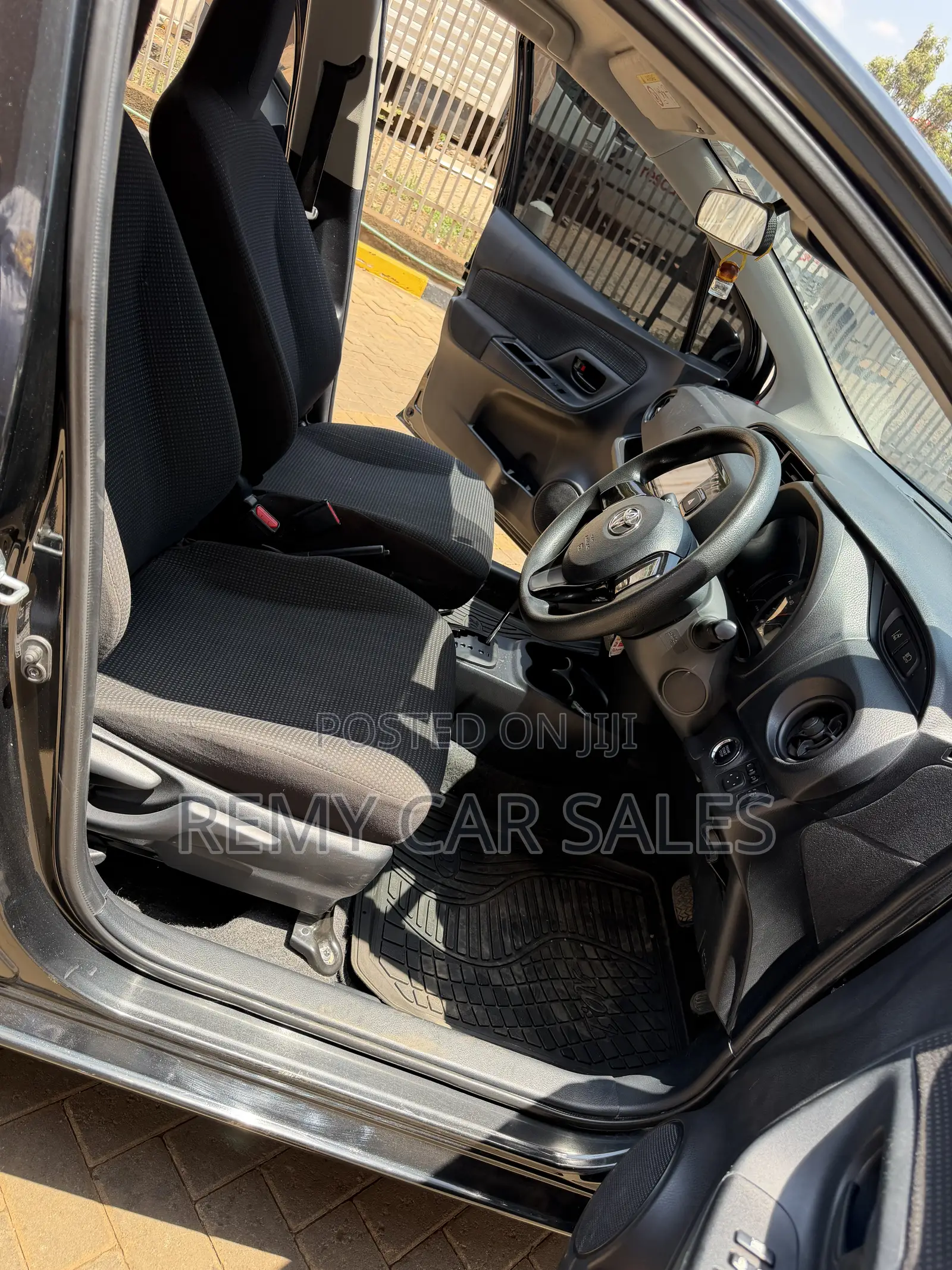 Toyota Vitz 2018 Black