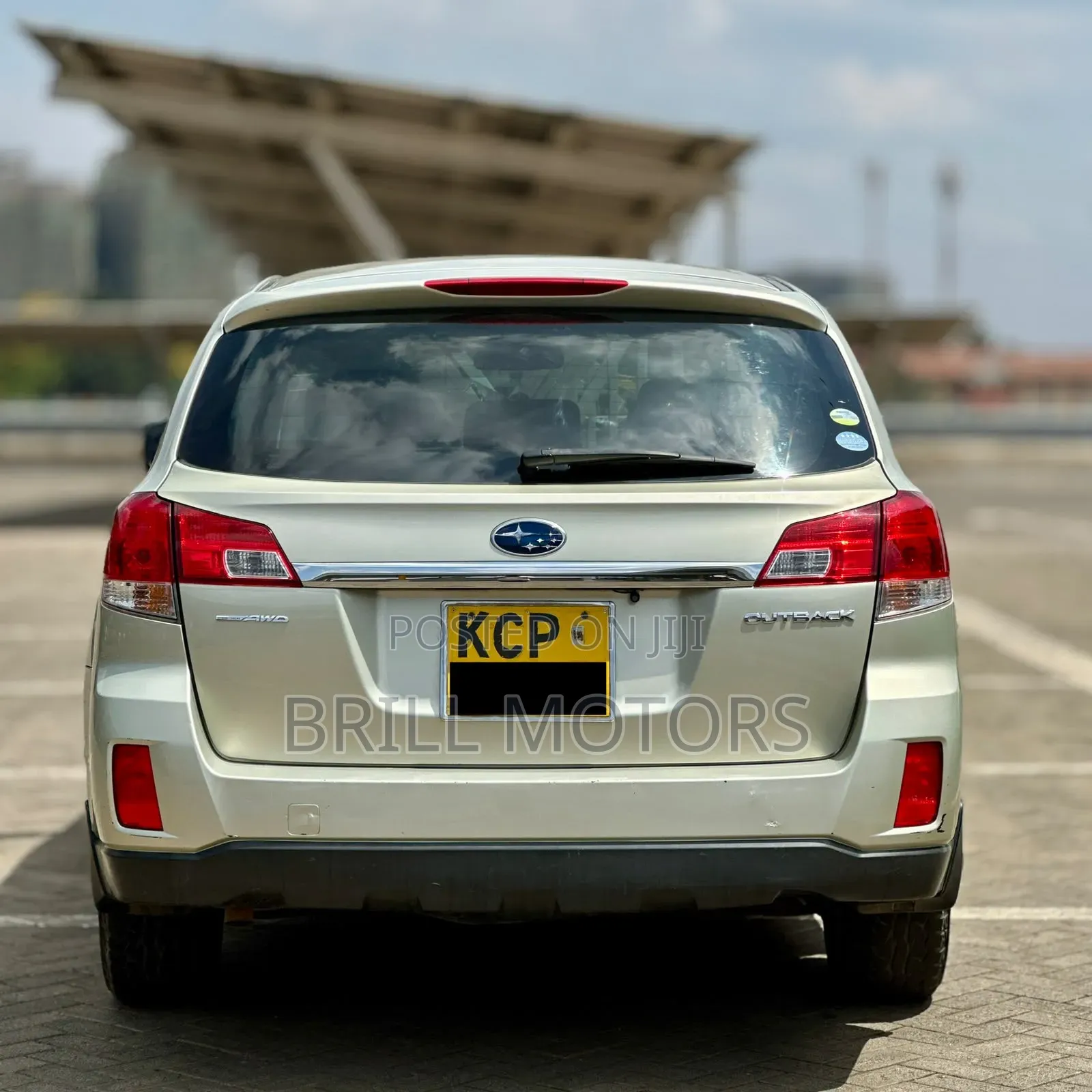 Subaru Outback 2010 Gold