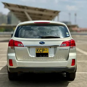 Subaru Outback 2010 Gold