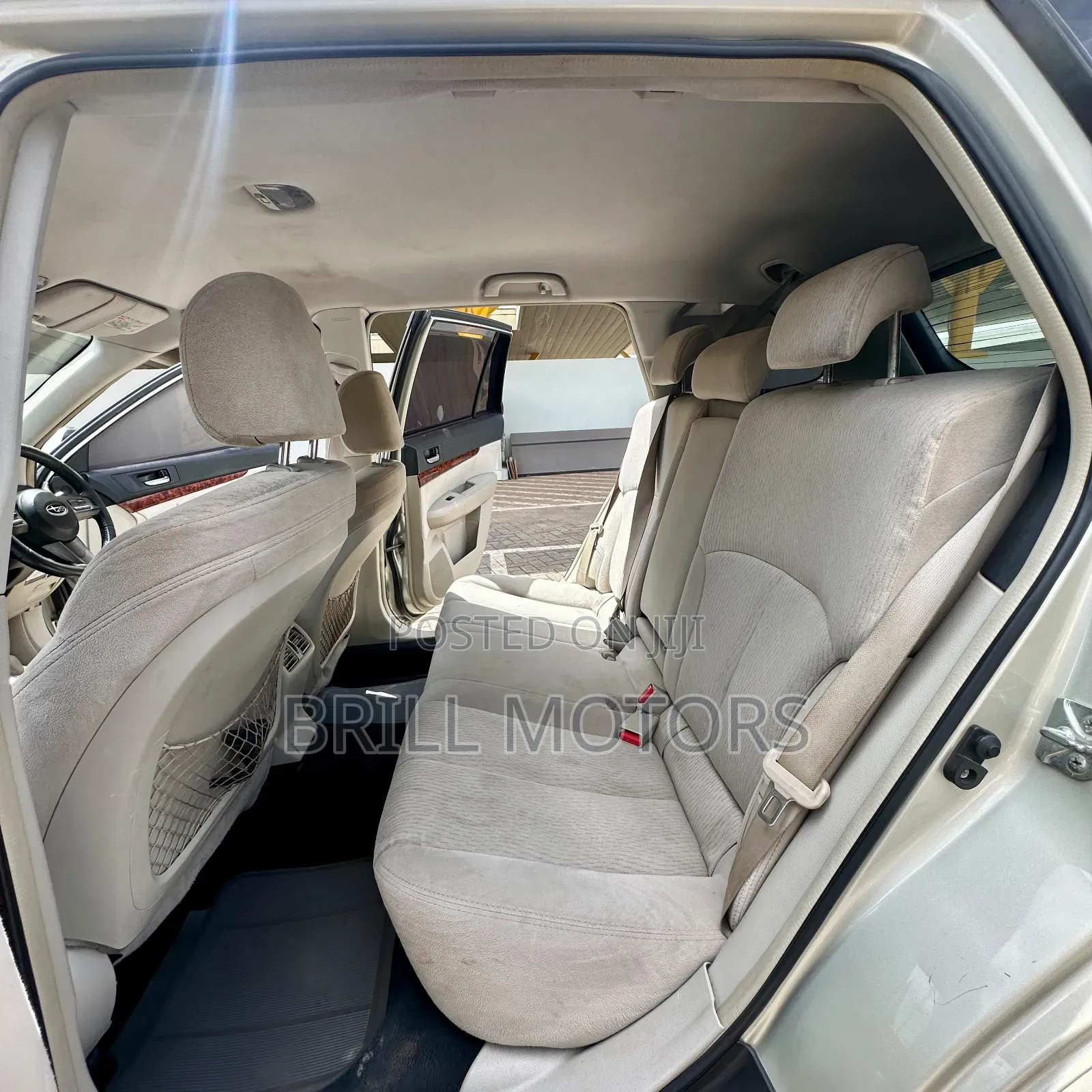 Subaru Outback 2010 Gold