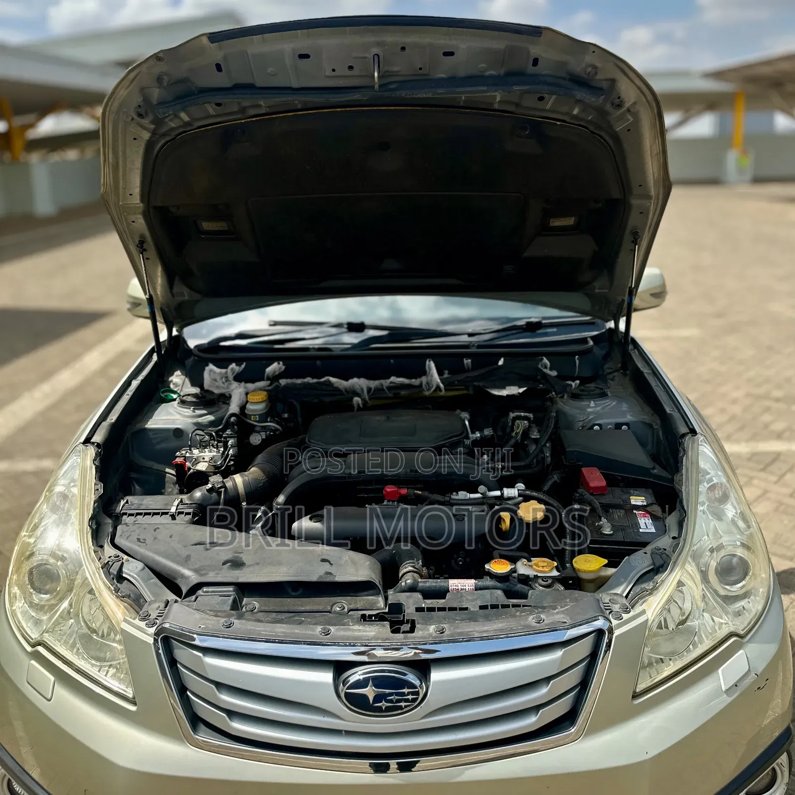 Subaru Outback 2010 Gold