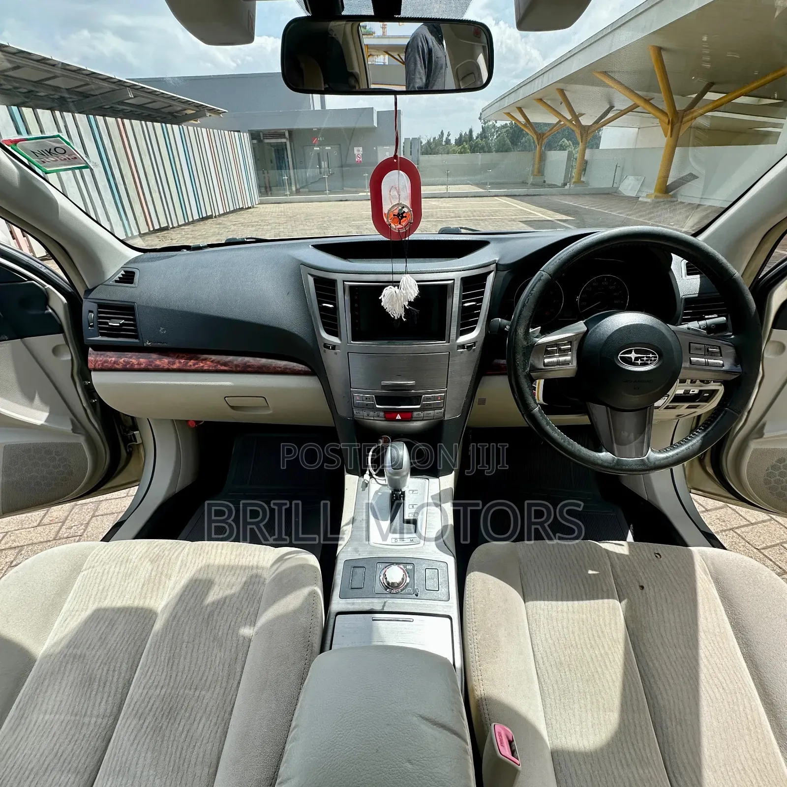 Subaru Outback 2010 Gold