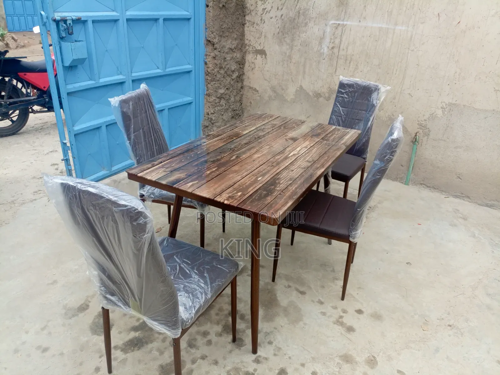4 Seater Modern Dining Table