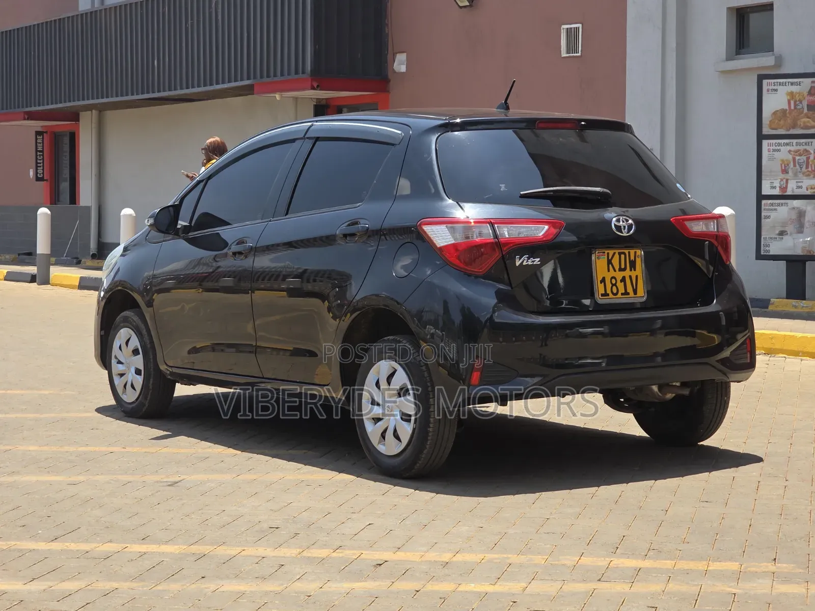 Toyota Vitz 2018 Burgundy
