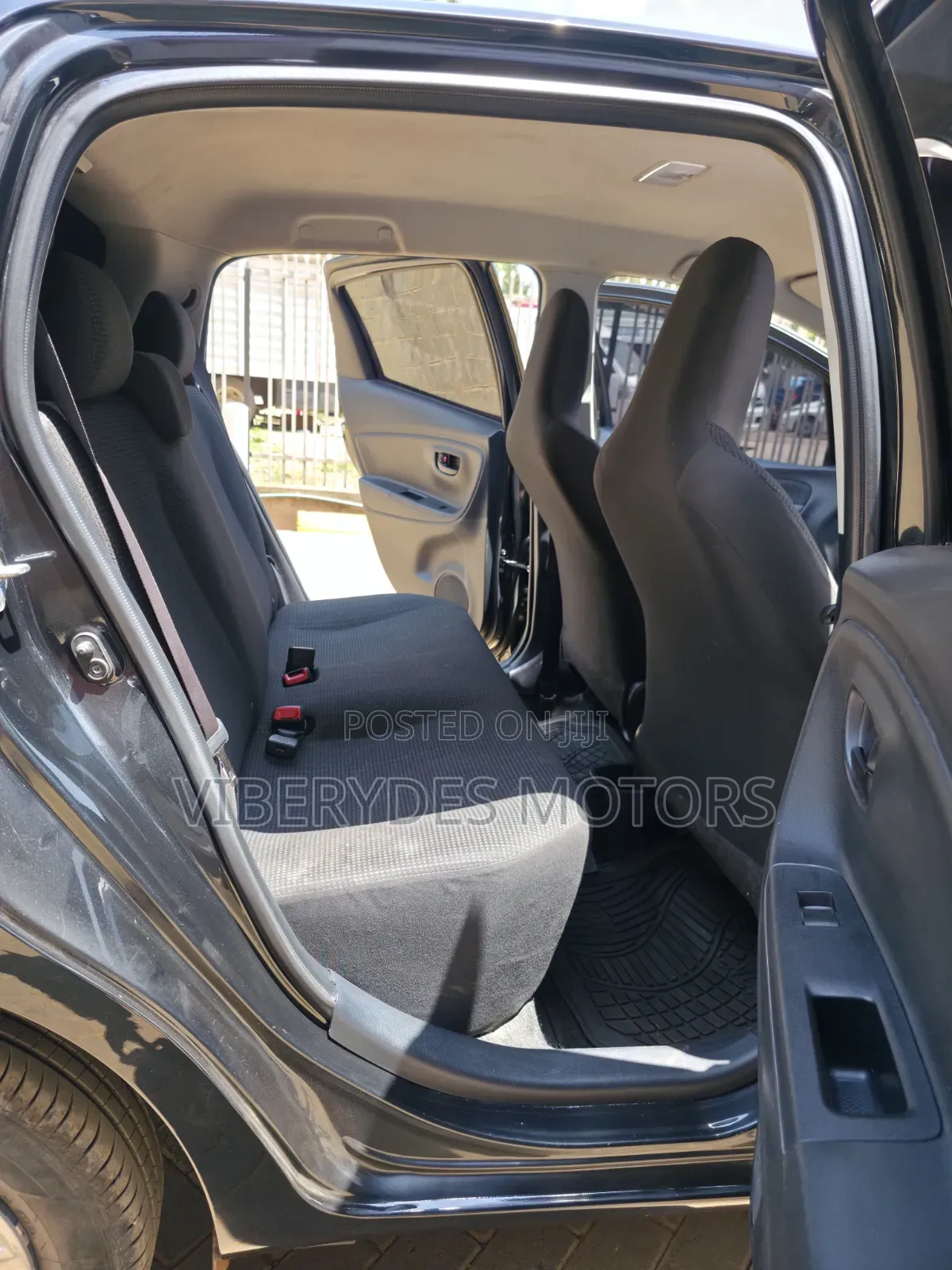 Toyota Vitz 2018 Burgundy
