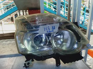 Nissan Xtrail NT31 Headlight