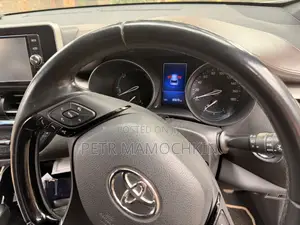 Toyota C-HR 2018 Silver