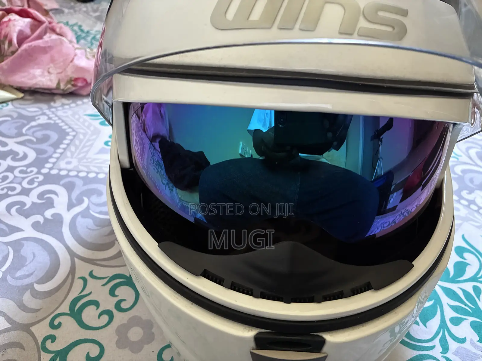 Wins Helmet