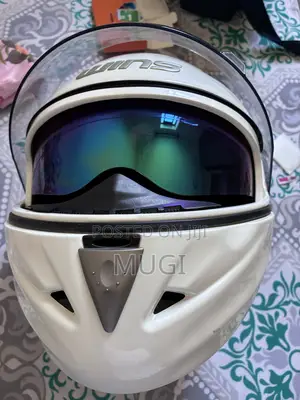 Wins Helmet