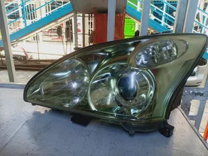 Toyota Harrier 240 Headlight