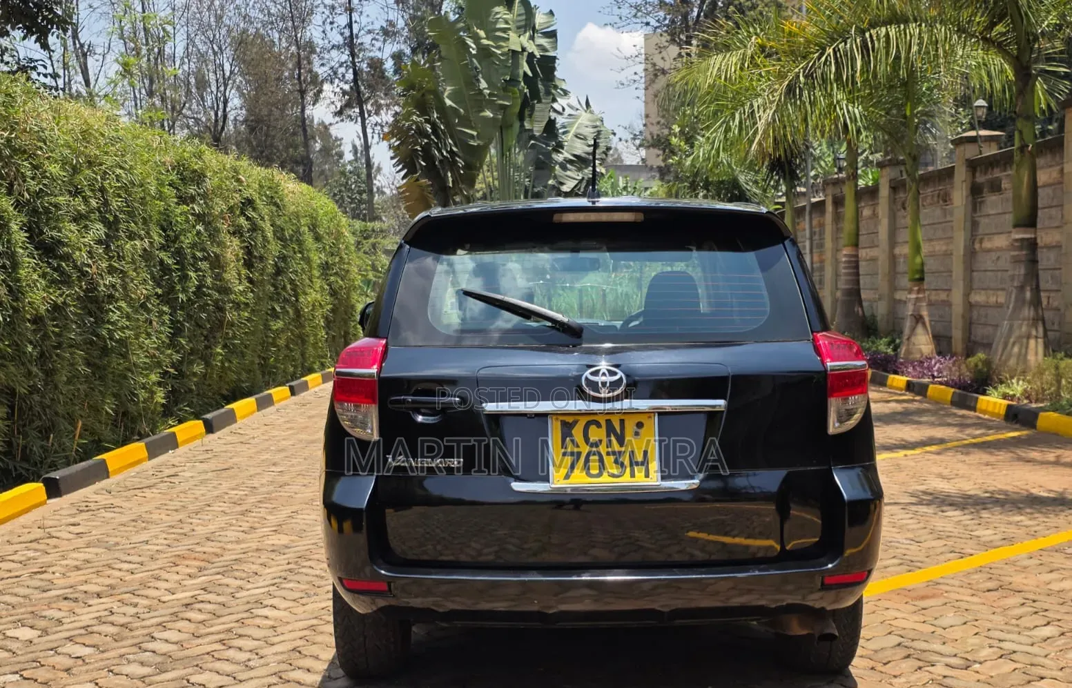 Toyota Vanguard 2010 Black