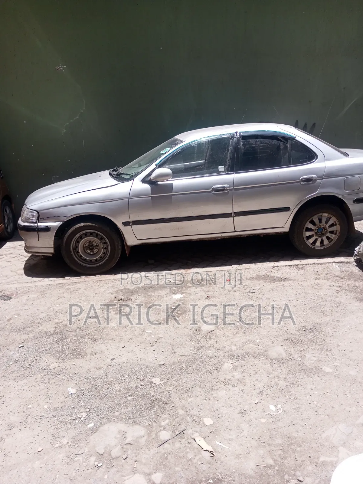 Nissan Sunny 2012 Silver