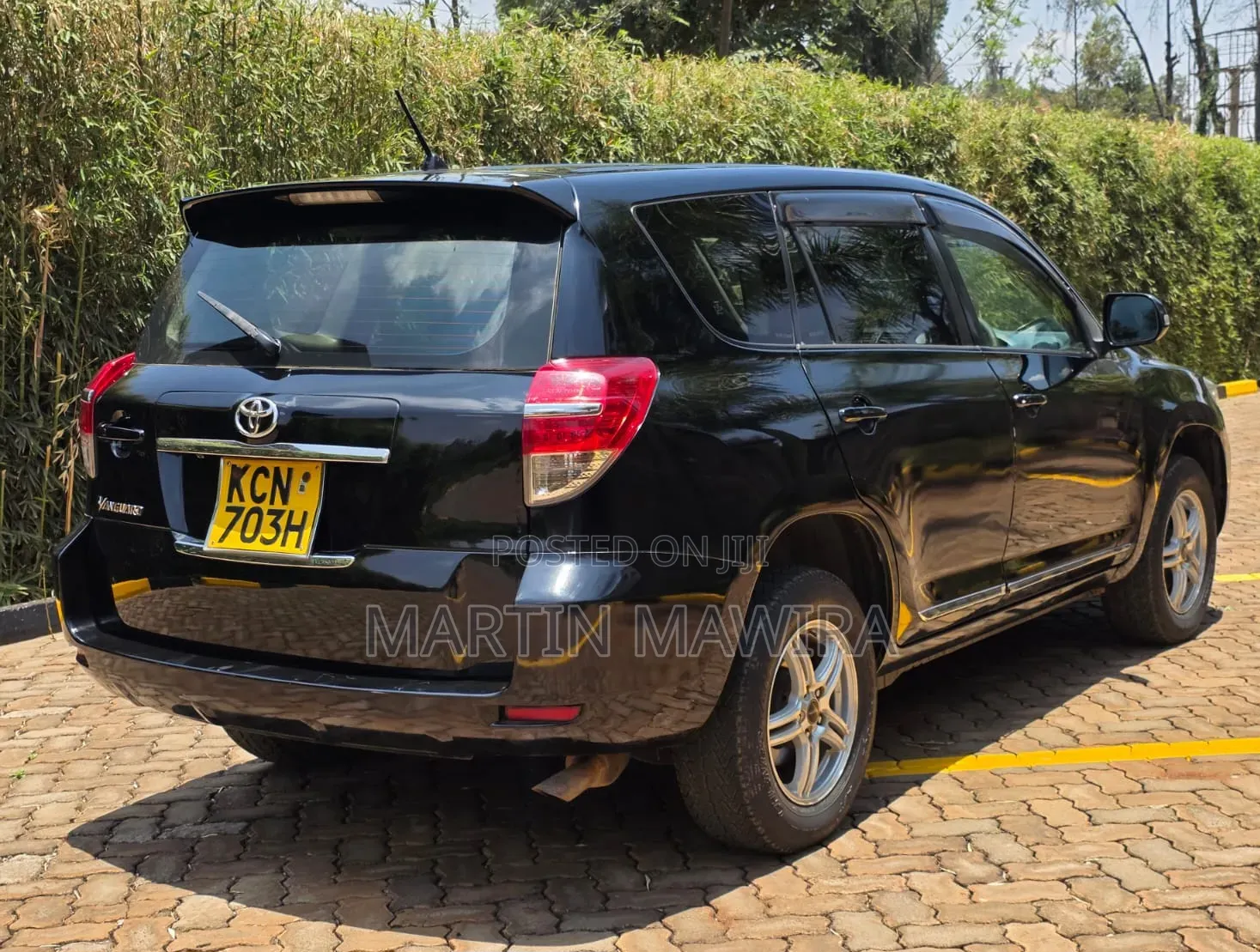 Toyota Vanguard 2010 Black