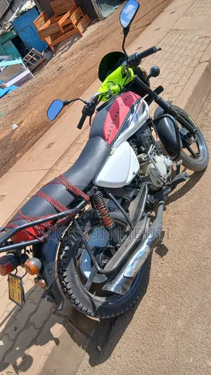 Bajaj Boxer 150 UG 2020 White