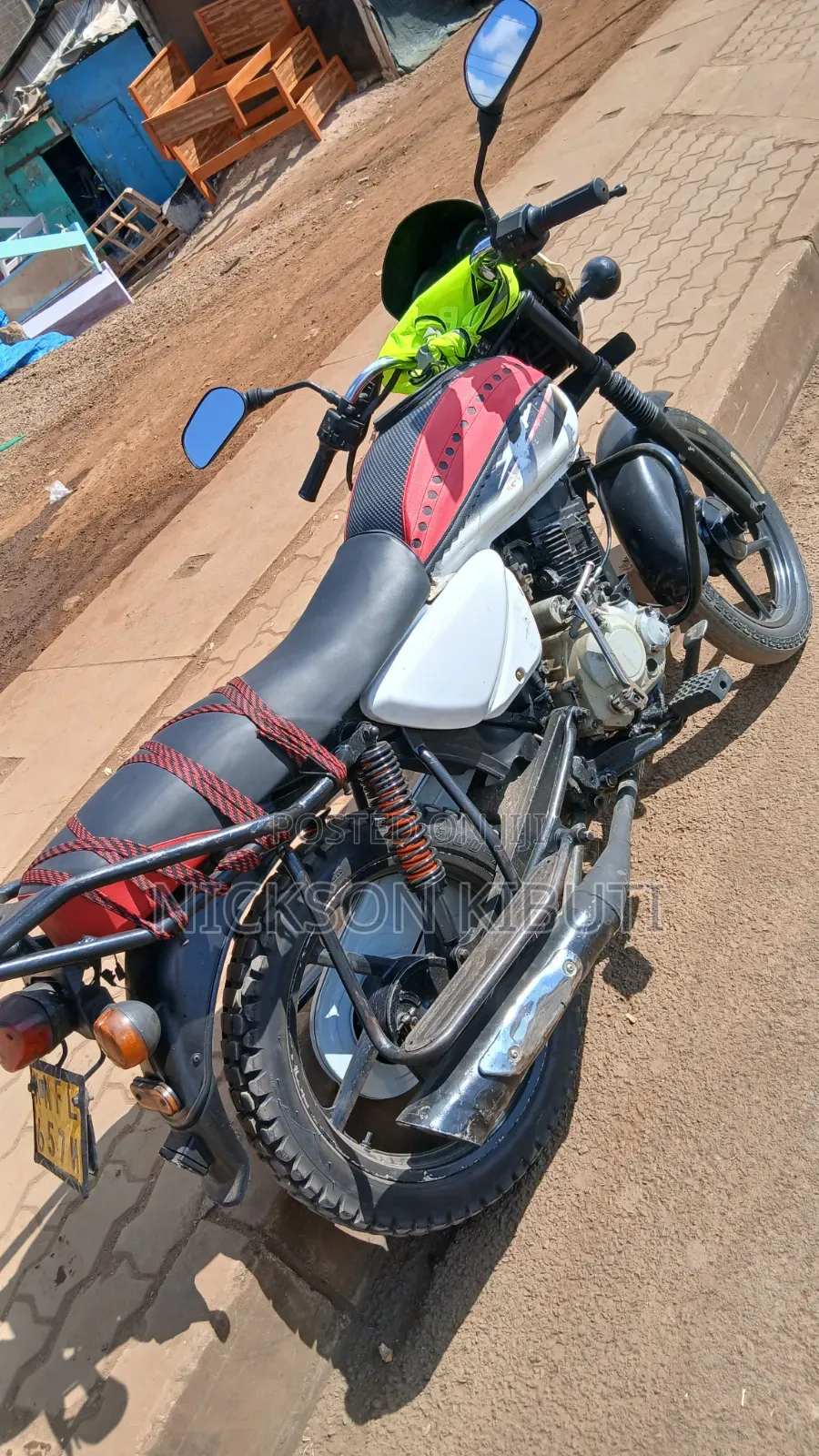 Bajaj Boxer 150 UG 2020 White