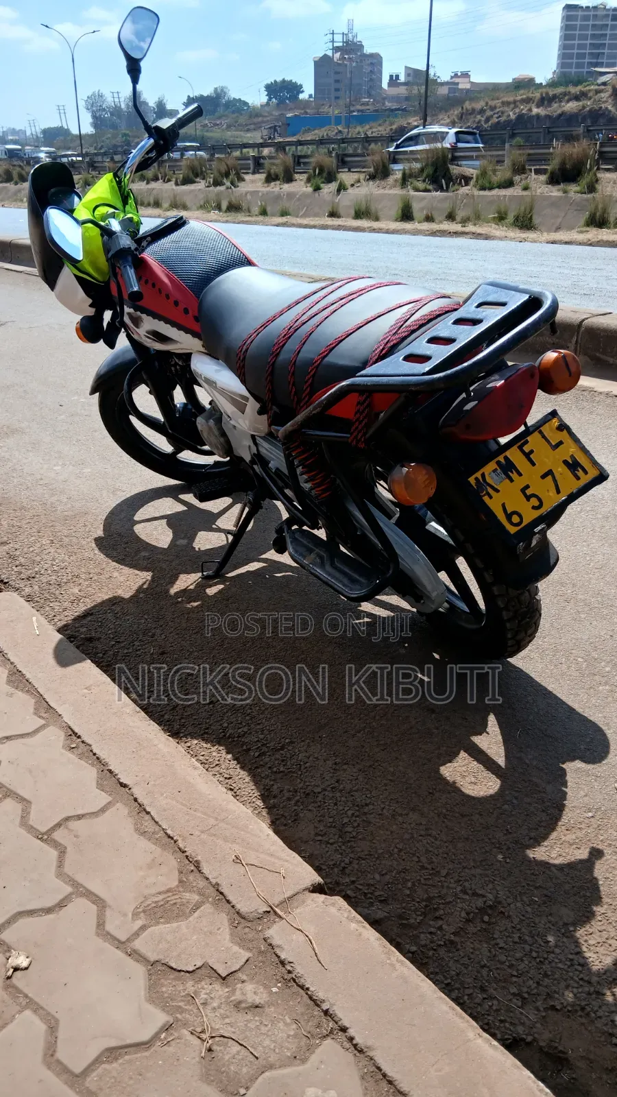 Bajaj Boxer 150 UG 2020 White