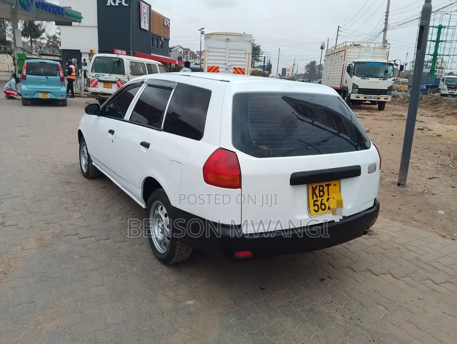 Nissan Advan 2005 White