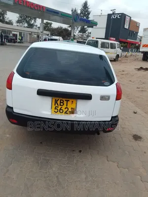 Nissan Advan 2005 White