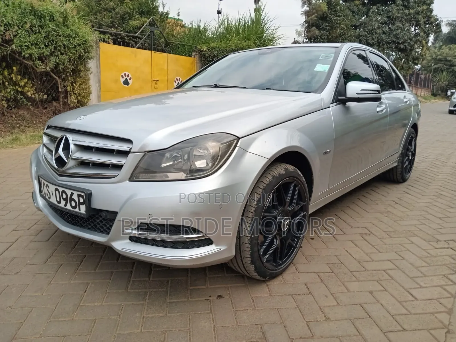 Mercedes-Benz C200 2011 Silver