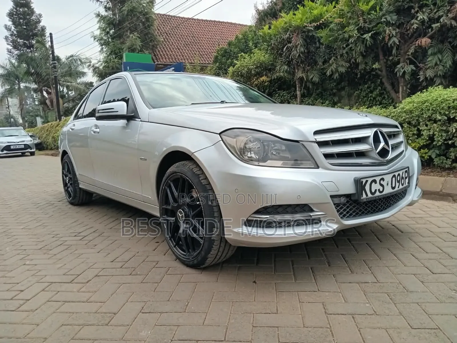 Mercedes-Benz C200 2011 Silver