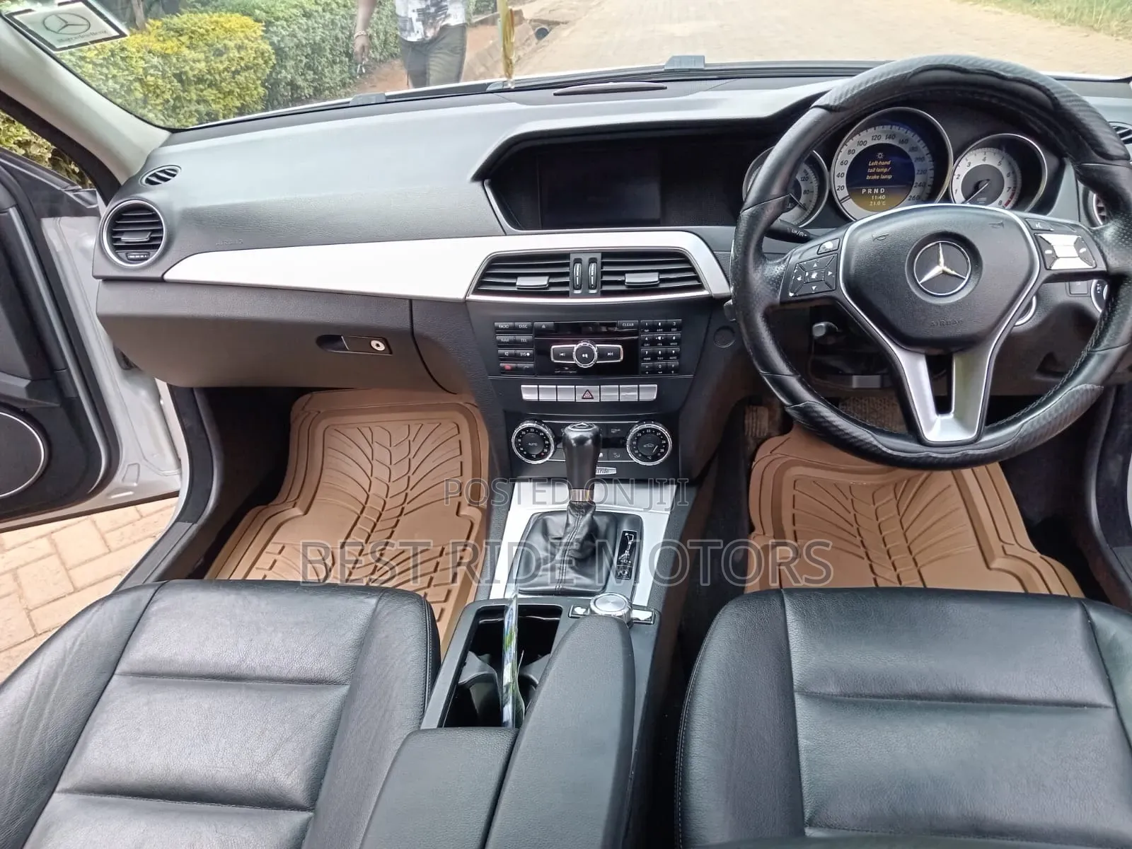Mercedes-Benz C200 2011 Silver