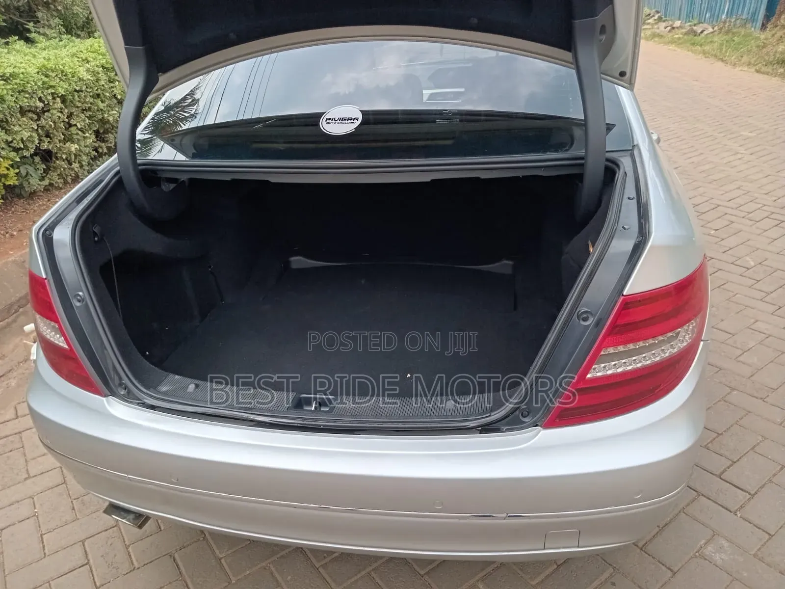 Mercedes-Benz C200 2011 Silver