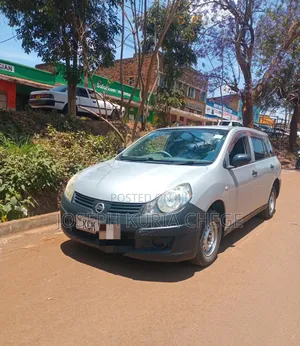 Nissan Advan 2010 Silver