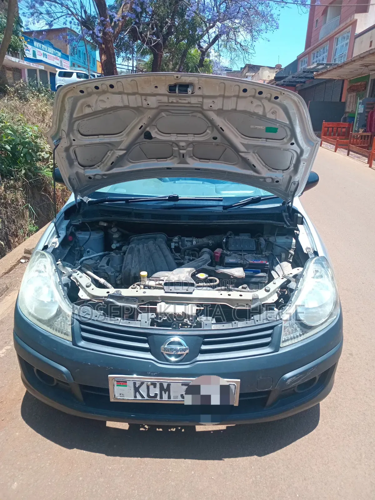 Nissan Advan 2010 Silver