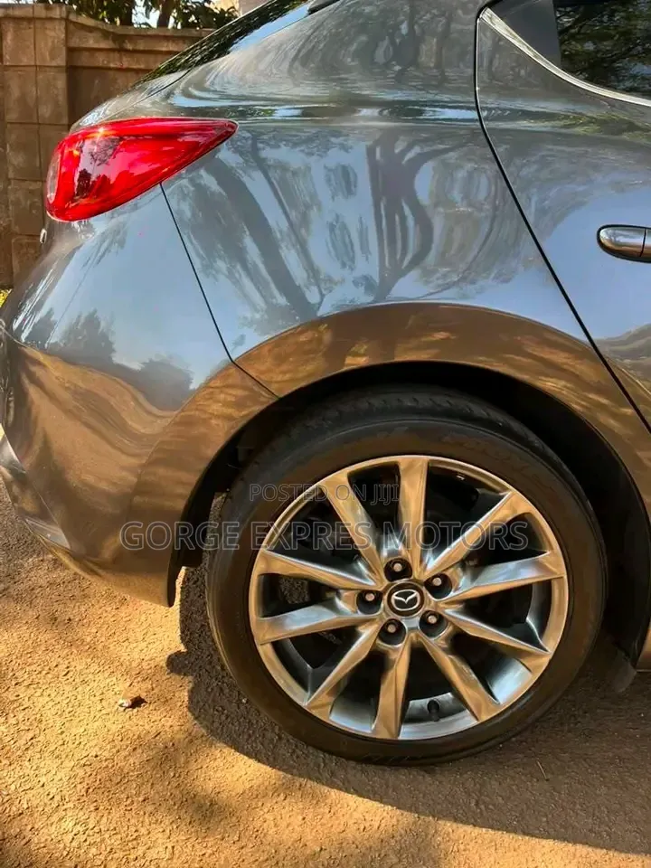 Mazda Axela 2018 Gray
