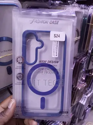Samsung Galaxy S24 Magsafe Compatible Clear Case With Blue Edges