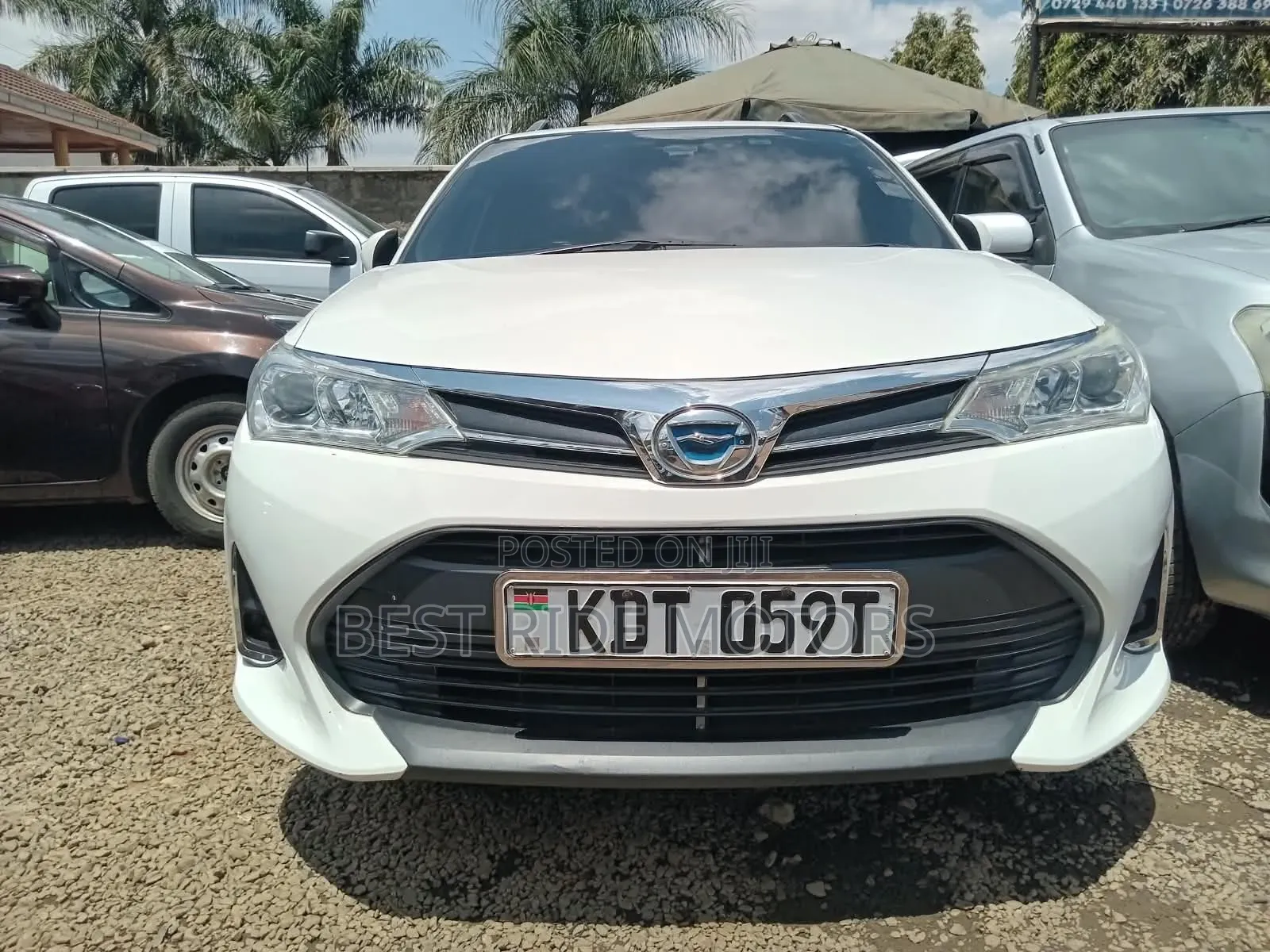 Toyota Corolla Fielder 1.5 Hybrid FWD 2017 White