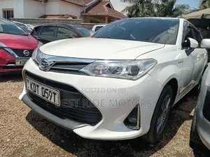 Toyota Corolla Fielder 1.5 Hybrid FWD 2017 White