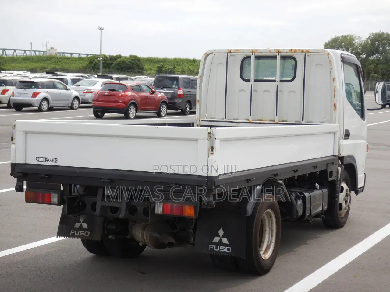 Selling Mitsubishi Canter 2014 to Be Registered to New Number Plate
