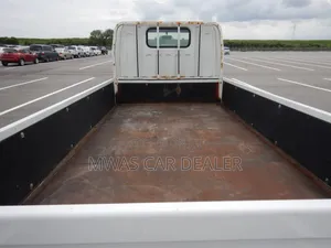 Selling Mitsubishi Canter 2014 to Be Registered to New Number Plate