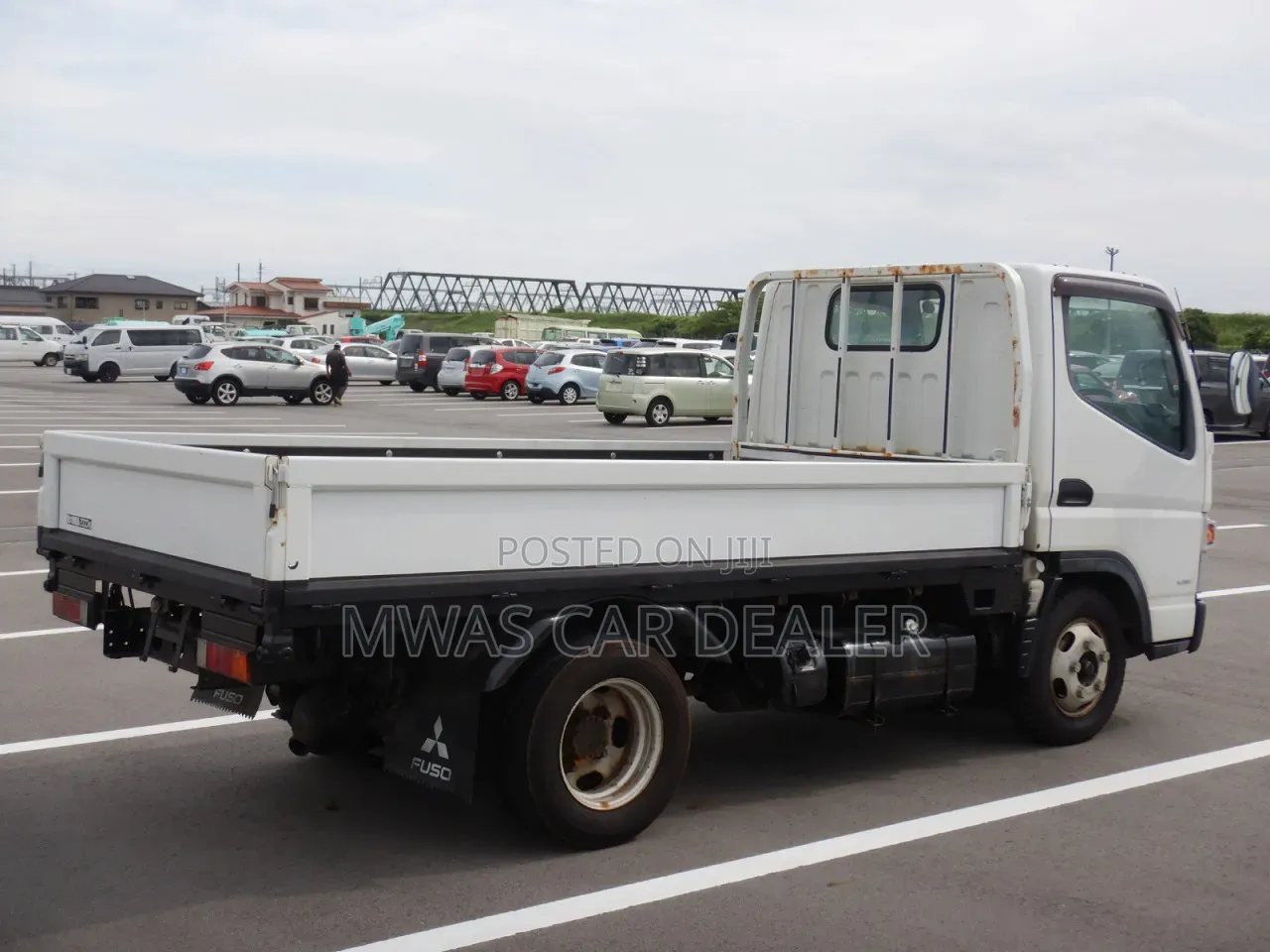 Selling Mitsubishi Canter 2014 to Be Registered to New Number Plate