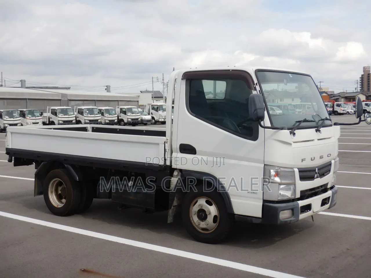 Selling Mitsubishi Canter 2014 to Be Registered to New Number Plate