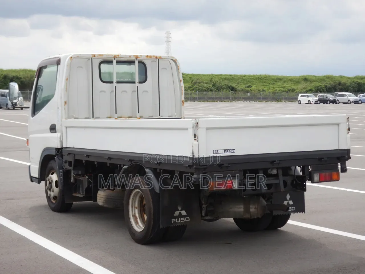 Selling Mitsubishi Canter 2014 to Be Registered to New Number Plate