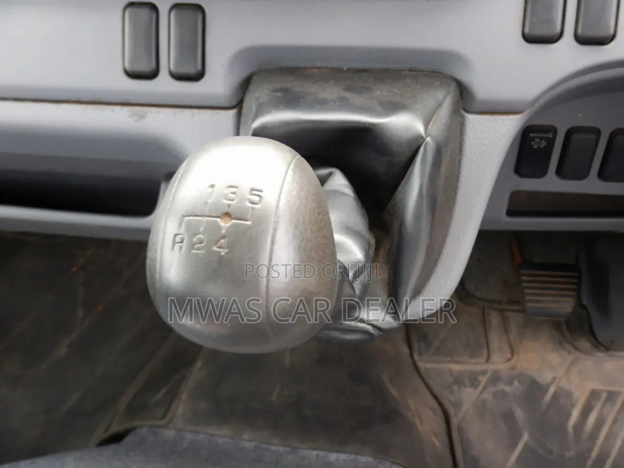 Selling Mitsubishi Canter 2014 to Be Registered to New Number Plate