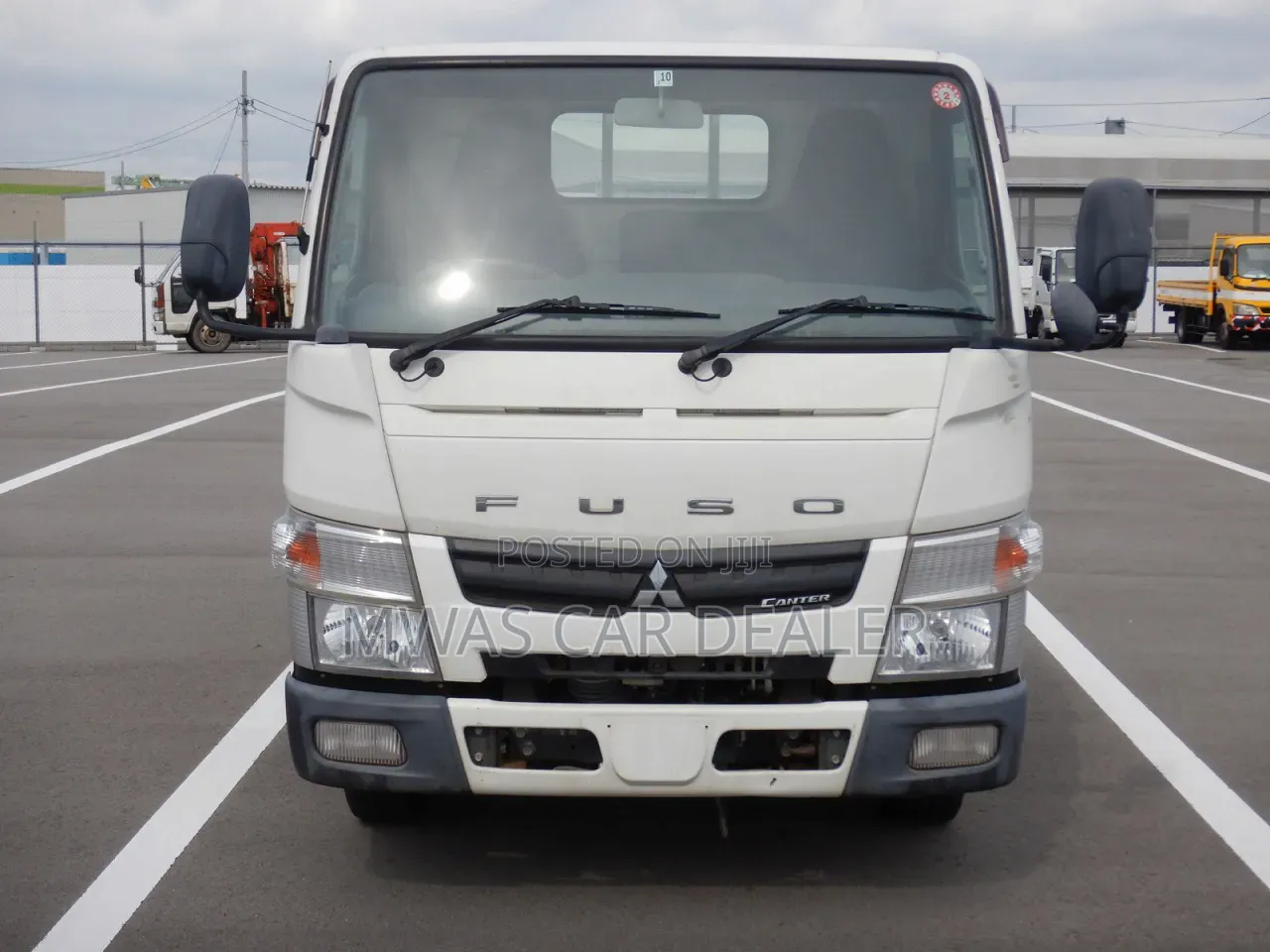 Selling Mitsubishi Canter 2014 to Be Registered to New Number Plate