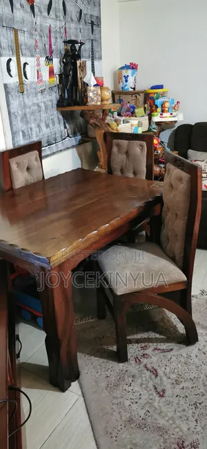 4 Seater Mahogany Dinning Table on Sale