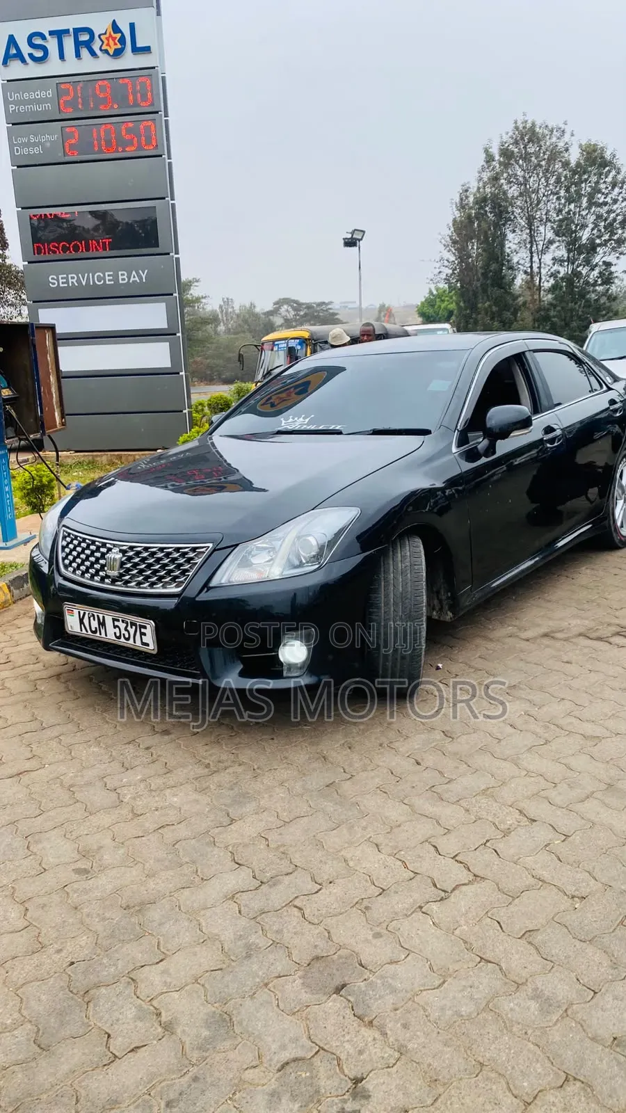 Toyota Crown 2011 Black