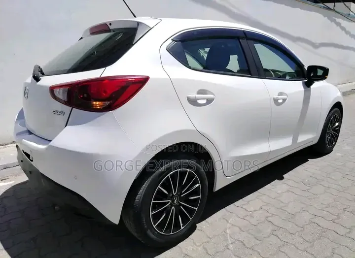 Mazda Demio 2018 White
