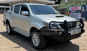 Toyota Hilux 2015 Silver