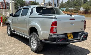 Toyota Hilux 2015 Silver