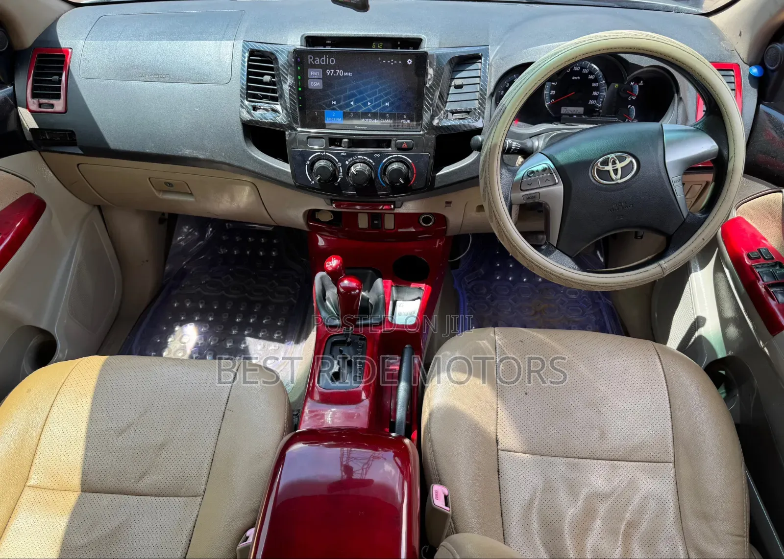 Toyota Hilux 2015 Silver