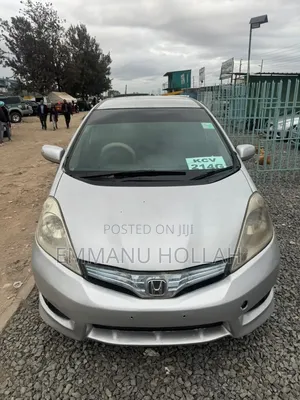 Honda Fit Shuttle 1.3 Hybrid 2WD 2012 White