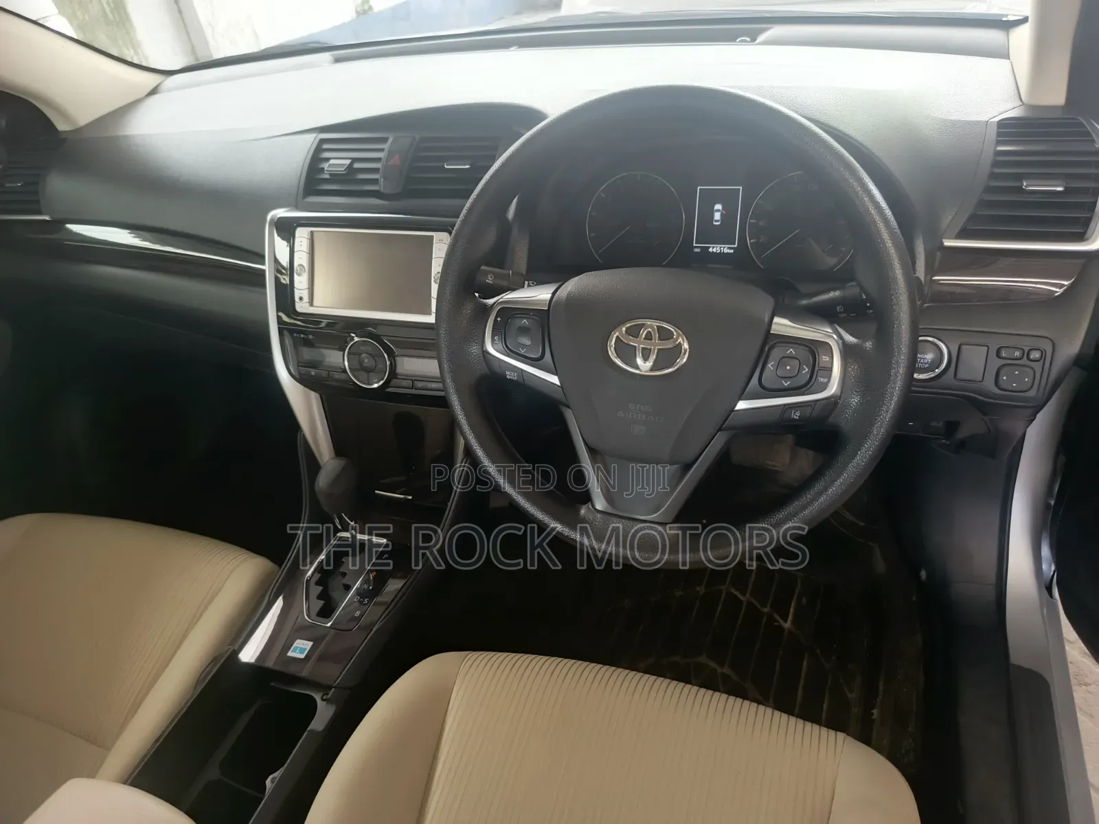 Toyota Premio 2019 Silver