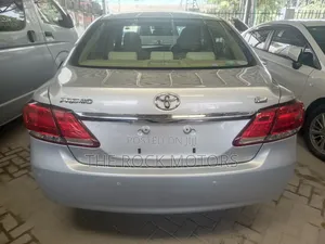Toyota Premio 2019 Silver